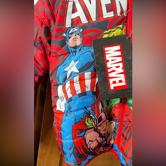 Reversible Marvel Jacket, very nice and warm - Picture 8 of 9